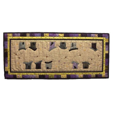 Table runner with beehives